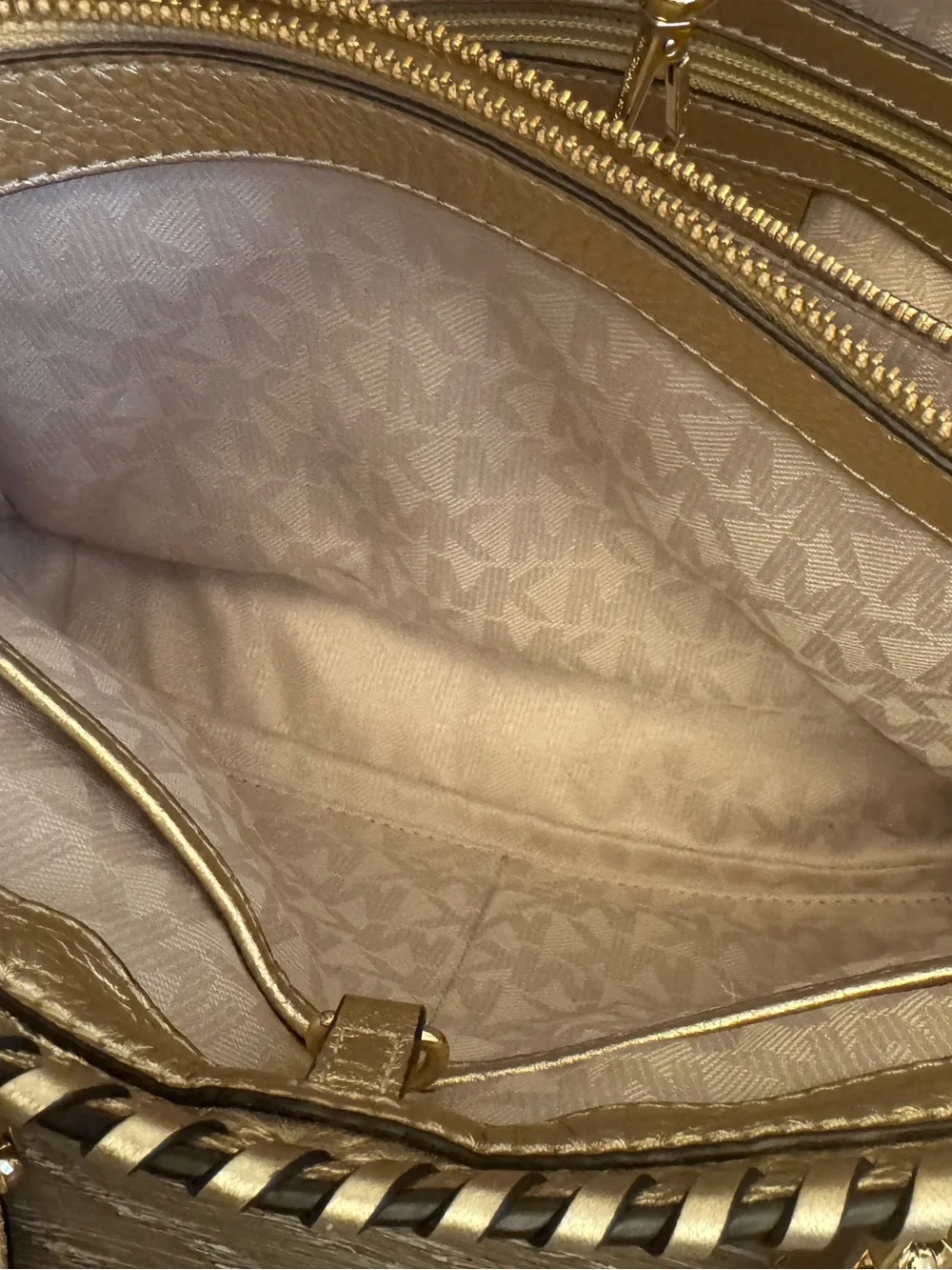 Michael Kor  Straw Rosalie Convertible Satchel. Missing the shoulder strap. - Picture 7 of 16